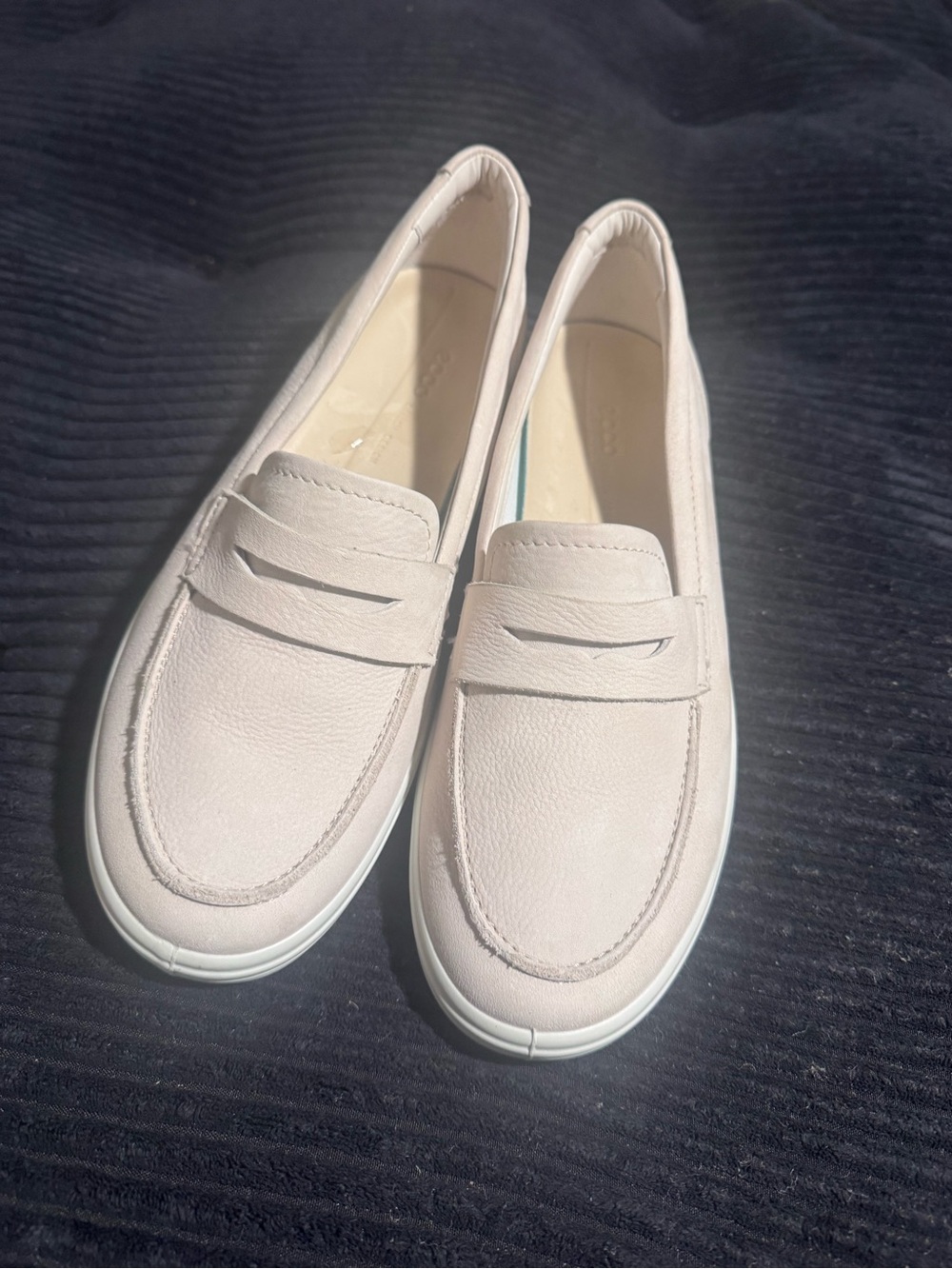 ECCO Women's Soft 7 Penny Loafers size 39 new W/out box